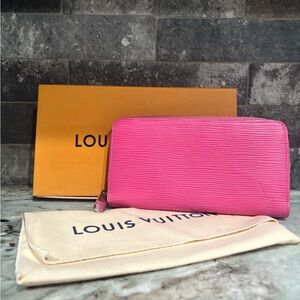 Pink Louis Vuitton Epi Zippy M8 Wallet